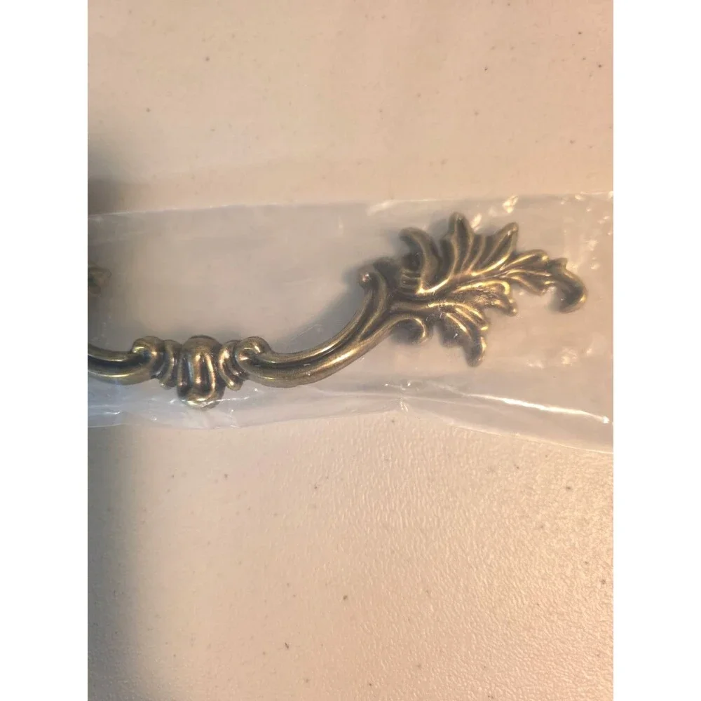Jetland French Provincial Drawer Pull - 4 Inch Hole Centers, Antique Brass